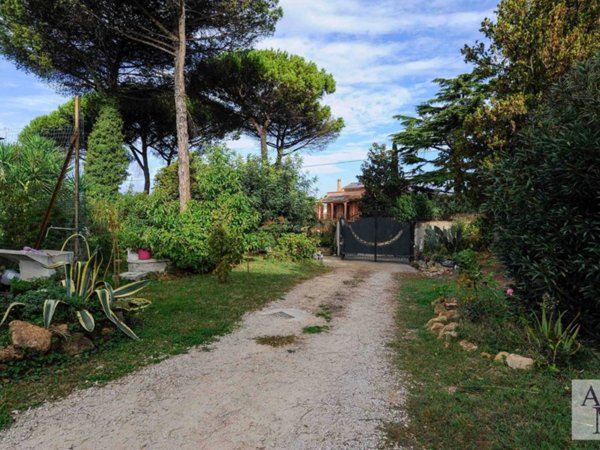 casa indipendente in vendita a Marino in zona Castelluccia