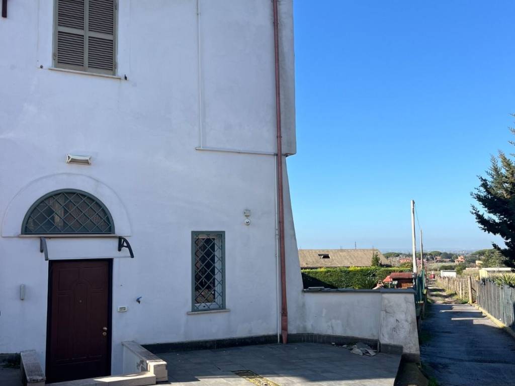 appartamento in vendita a Marino in zona Santa Maria delle Mole