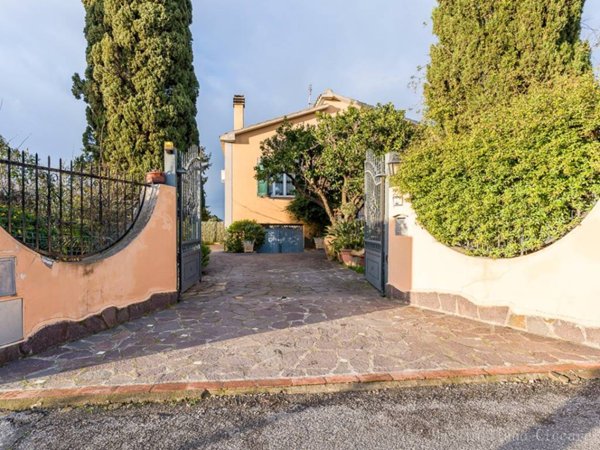 casa indipendente in vendita a Marino in zona Castelluccia