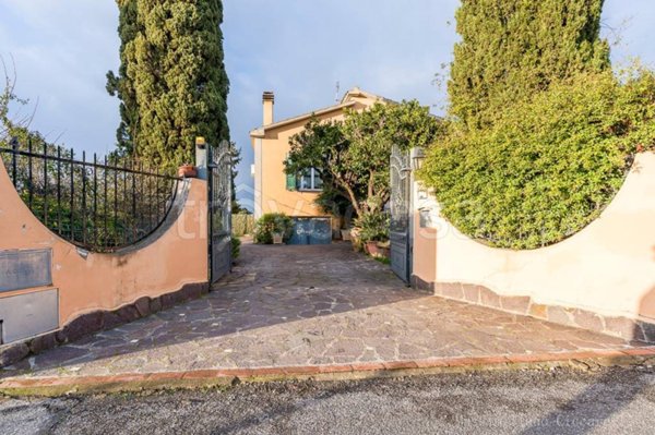 casa indipendente in vendita a Marino in zona Castelluccia