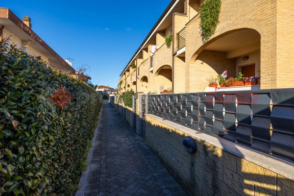 quadrivano in vendita a Marino in zona Castelluccia