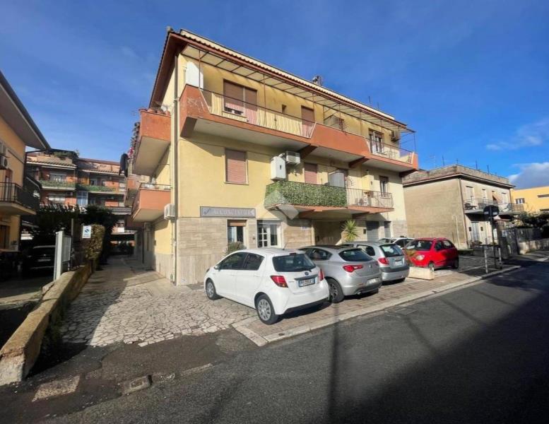 appartamento in vendita a Marino in zona Frattocchie