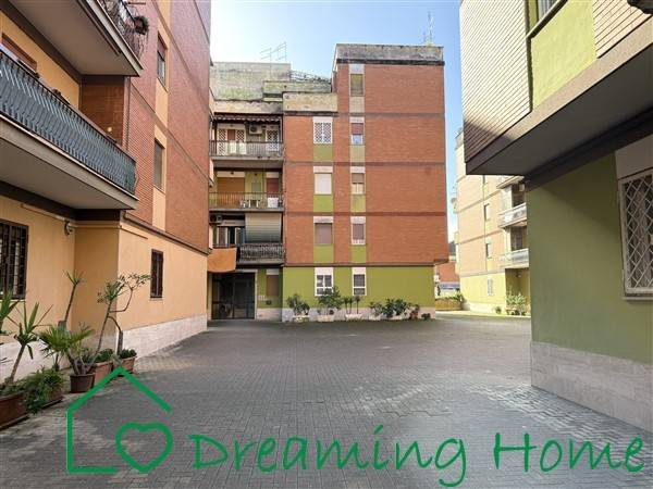 appartamento in vendita a Marino in zona Santa Maria delle Mole