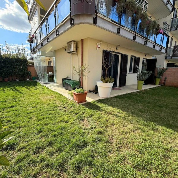 appartamento in vendita a Marino in zona Poggio delle Mole