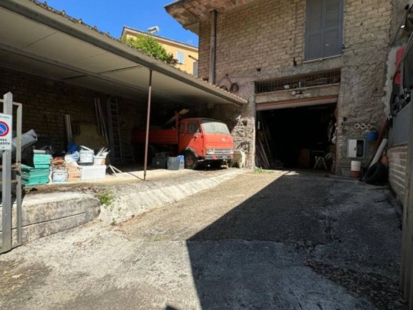 negozio in vendita a Marino