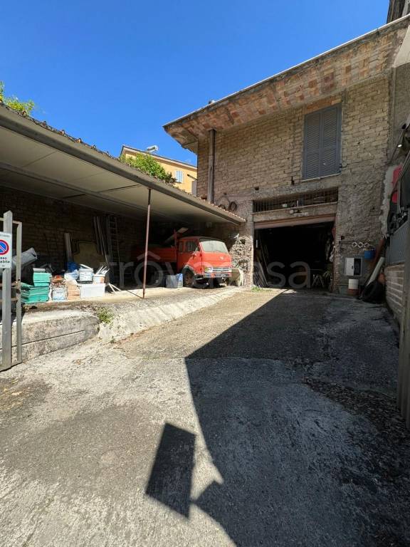 negozio in vendita a Marino