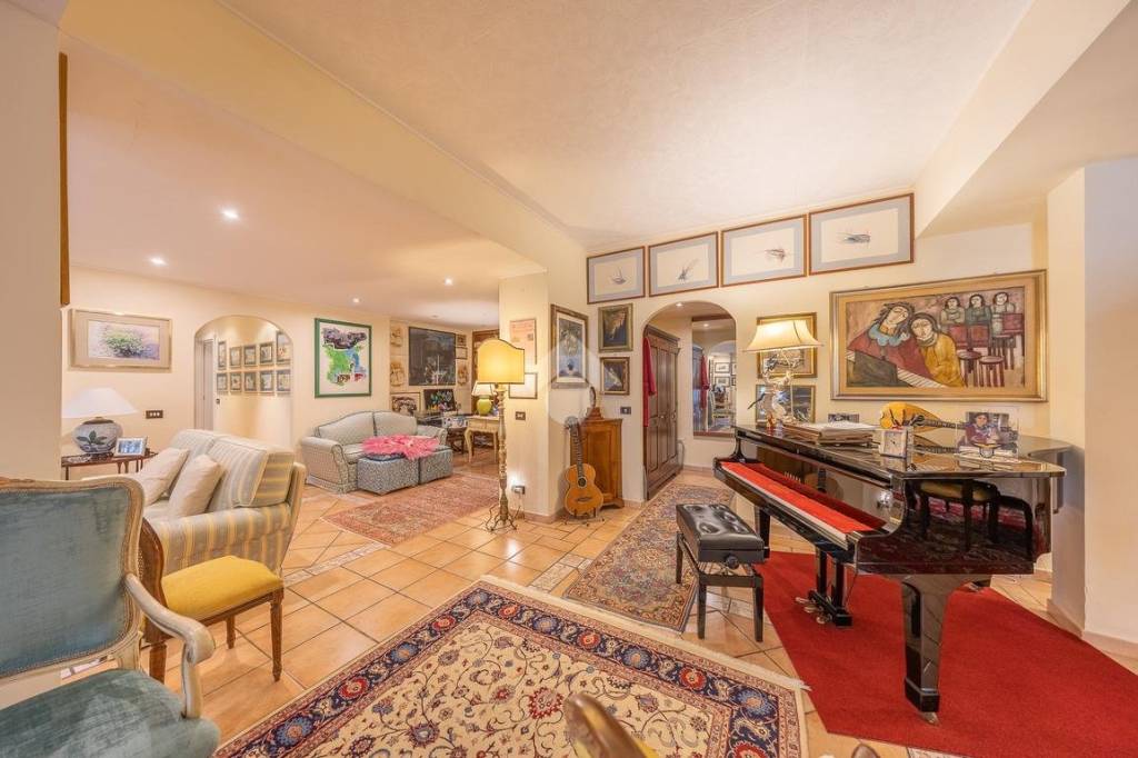 appartamento in vendita a Marino in zona Santa Maria delle Mole