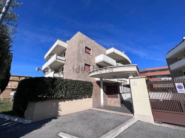 appartamento in vendita a Marino in zona Frattocchie