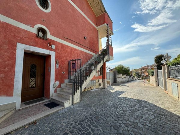 appartamento in vendita a Marino in zona Poggio delle Mole