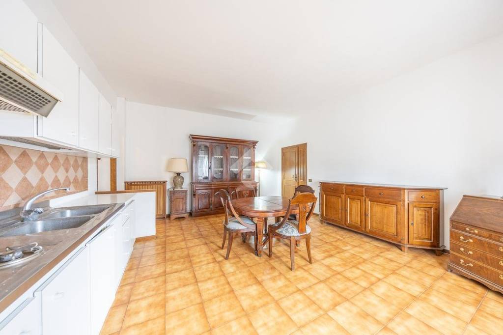 appartamento in vendita a Marino in zona Santa Maria delle Mole