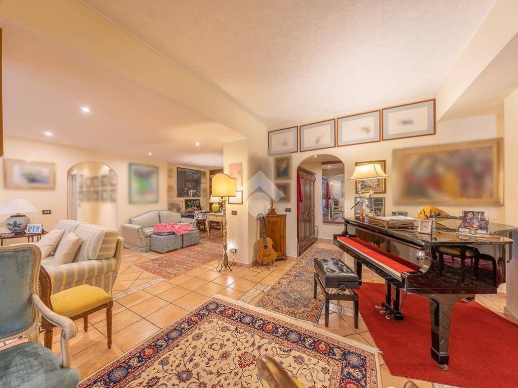 appartamento in vendita a Marino in zona Santa Maria delle Mole