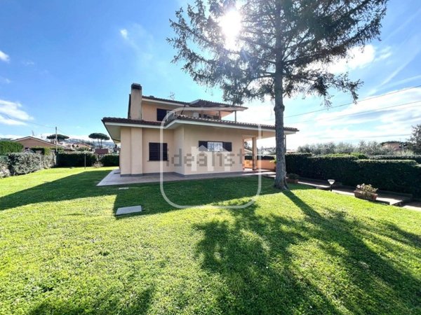 casa indipendente in vendita a Marino