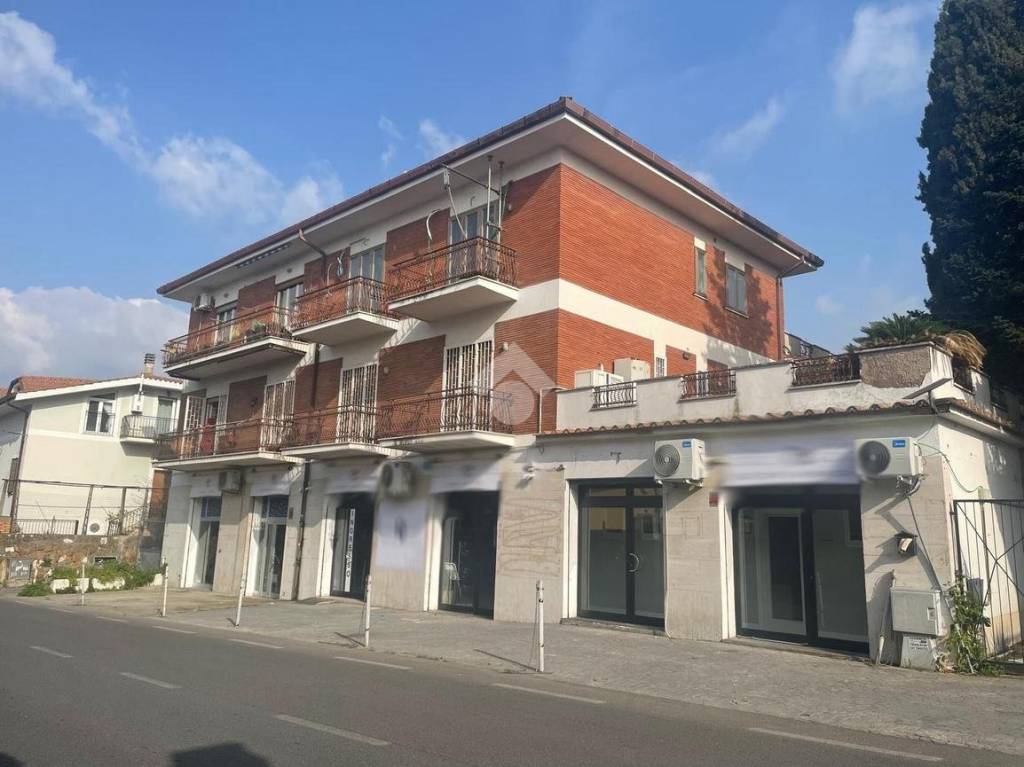 appartamento in vendita a Marino in zona Due Santi