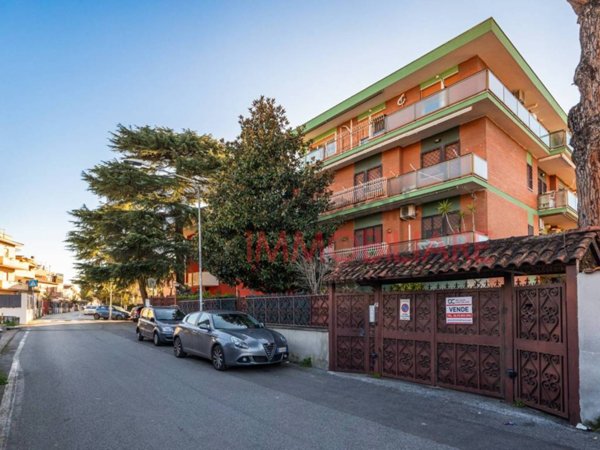 appartamento in vendita a Marino in zona Cava dei Selci