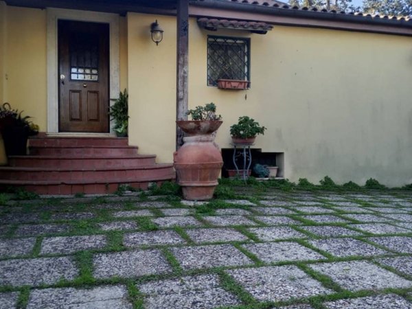 casa indipendente in vendita a Marino in zona Frattocchie