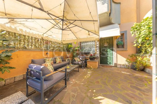 casa indipendente in vendita a Marino in zona Santa Maria delle Mole