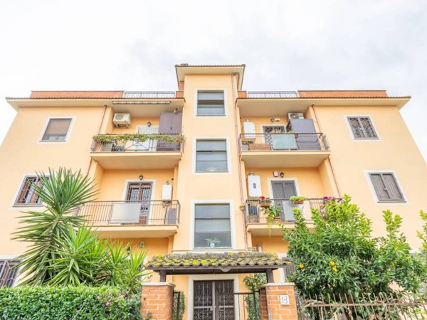 appartamento in vendita a Marino in zona Santa Maria delle Mole