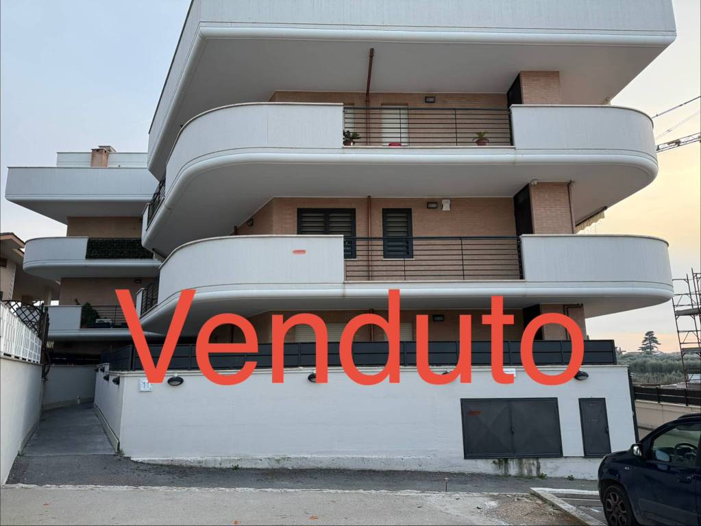 appartamento in vendita a Marino in zona Frattocchie