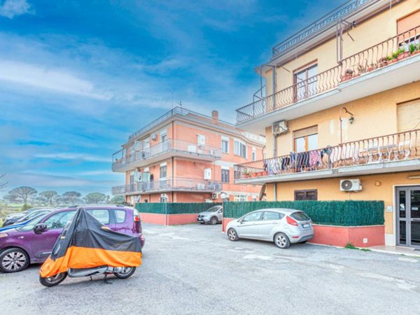 appartamento in vendita a Marino in zona Santa Maria delle Mole