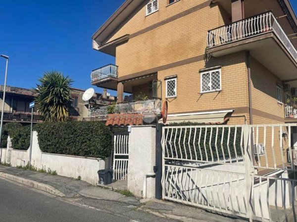 appartamento in vendita a Marino in zona Poggio delle Mole