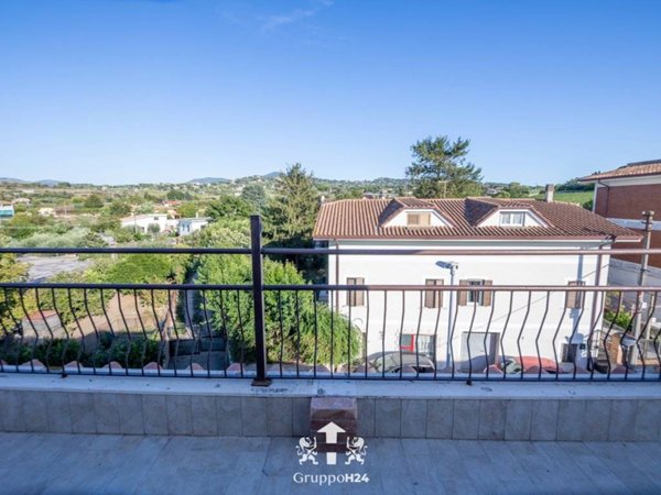 appartamento in vendita a Marino in zona Due Santi