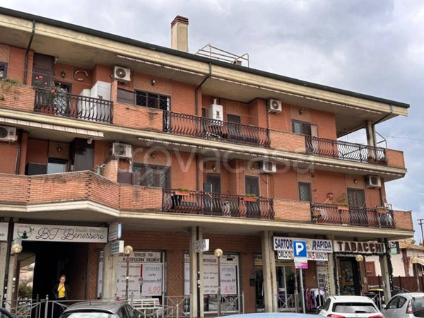 appartamento in vendita a Marino in zona Santa Maria delle Mole