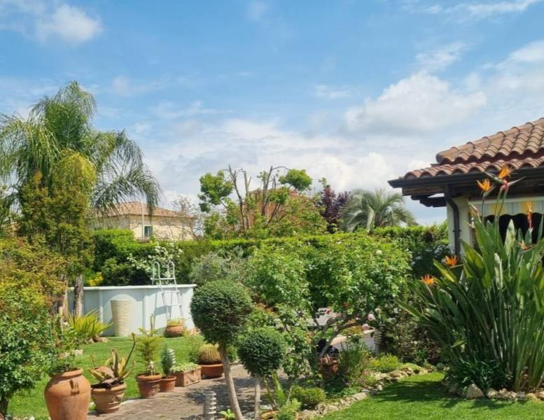 casa indipendente in vendita a Marino in zona Frattocchie