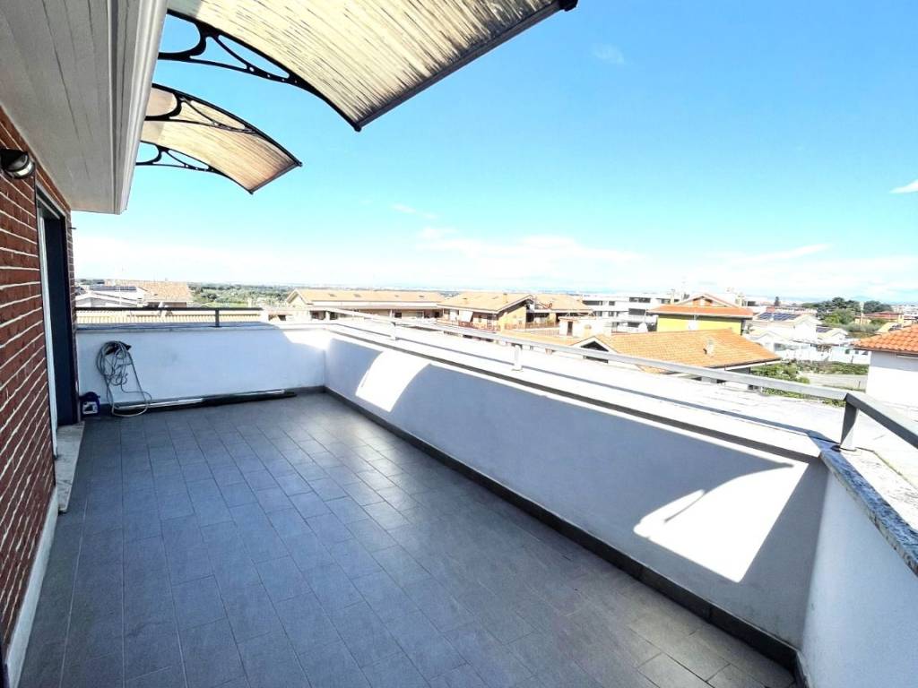 appartamento in vendita a Marino in zona Poggio delle Mole