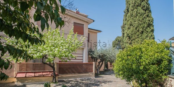 casa indipendente in vendita a Marino in zona Santa Maria delle Mole