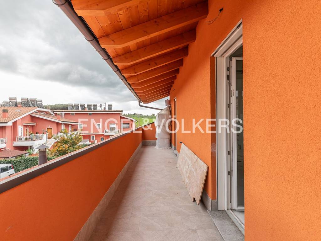 appartamento in vendita a Marino in zona Santa Maria delle Mole