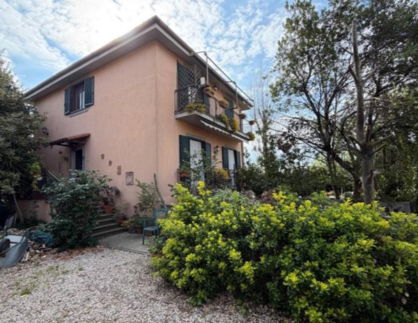 casa indipendente in vendita a Marino in zona Frattocchie
