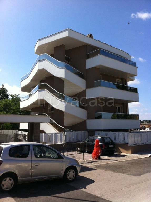 appartamento in vendita a Marino in zona Poggio delle Mole