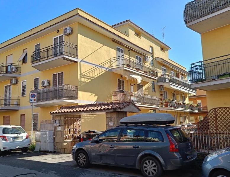 appartamento in vendita a Marino in zona Santa Maria delle Mole