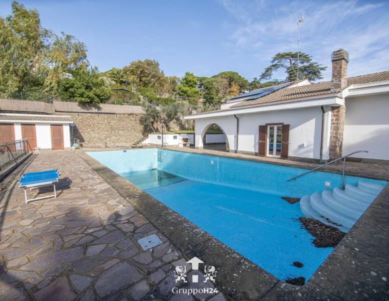 casa indipendente in vendita a Marino