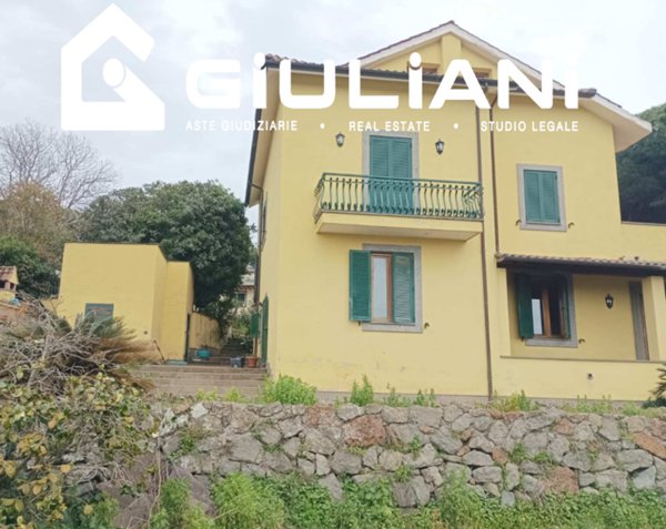 casa indipendente in vendita a Marino