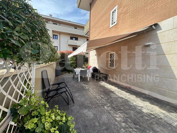 appartamento in vendita a Marino in zona Frattocchie