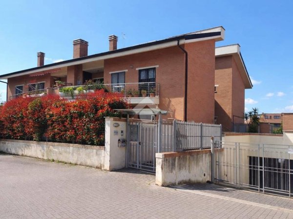 appartamento in vendita a Marino in zona Santa Maria delle Mole