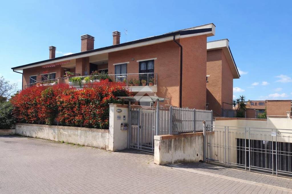 appartamento in vendita a Marino in zona Santa Maria delle Mole