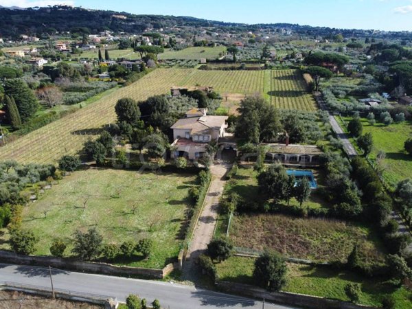 villa in vendita a Marino in zona Castelluccia