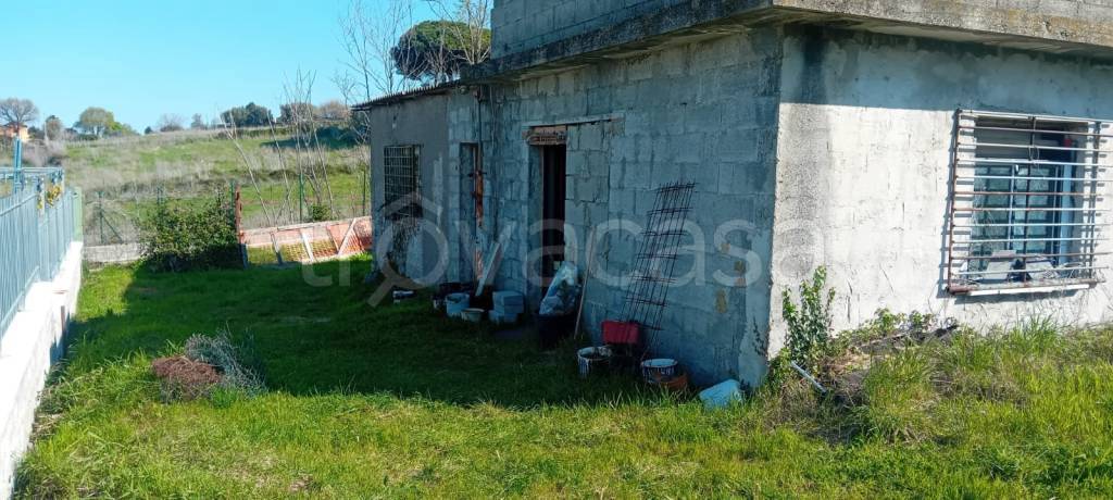 casa indipendente in vendita a Marino in zona Due Santi