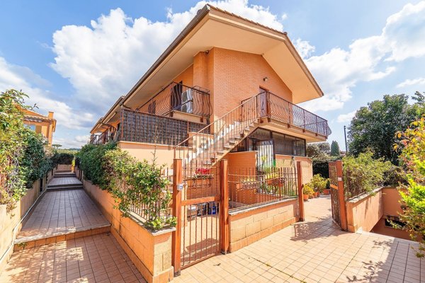 appartamento in vendita a Marino in zona Castelluccia