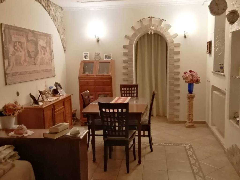 casa indipendente in vendita a Marino in zona Frattocchie