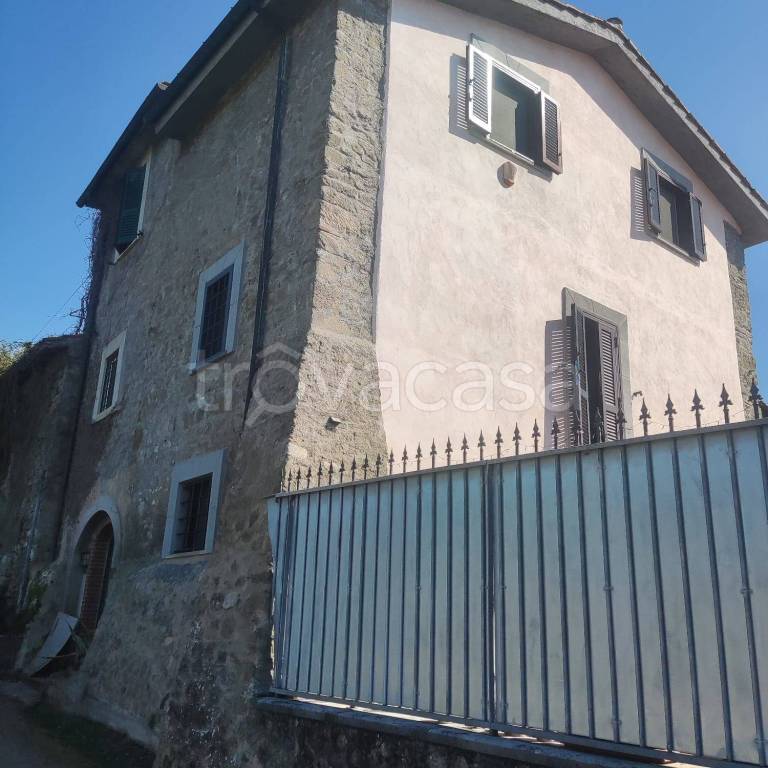casa indipendente in vendita a Marino in zona Frattocchie