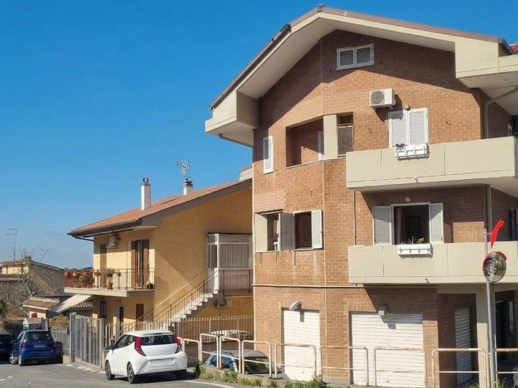 appartamento in vendita a Marino in zona Castelluccia