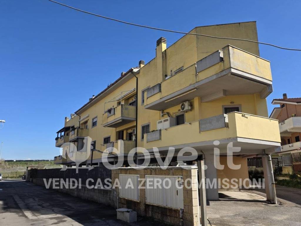 appartamento in vendita a Marino in zona Due Santi