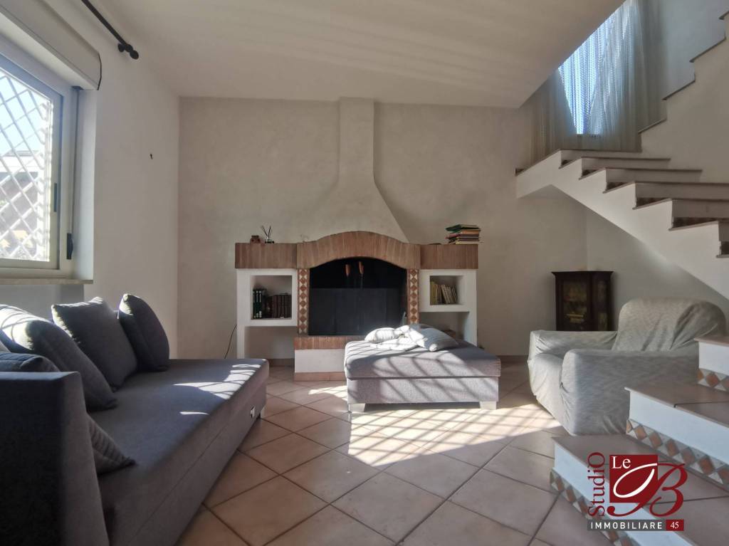 casa indipendente in vendita a Marino in zona Cava dei Selci