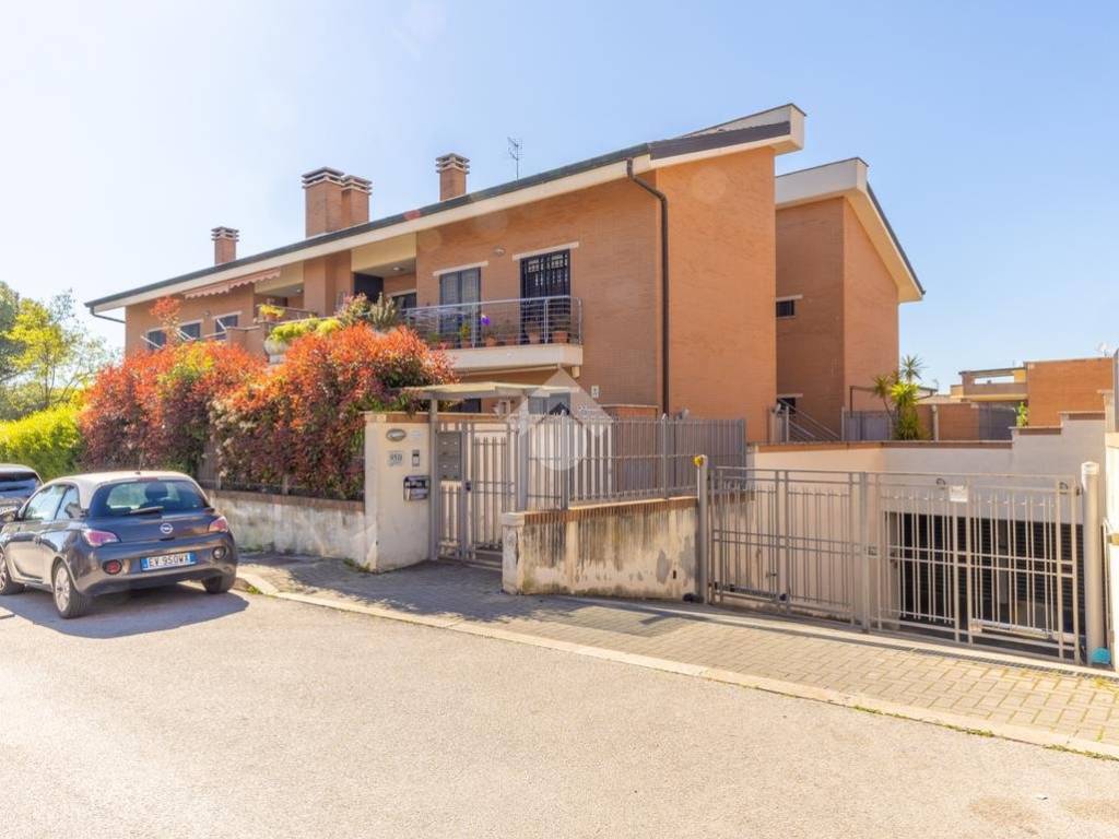 appartamento in vendita a Marino in zona Santa Maria delle Mole