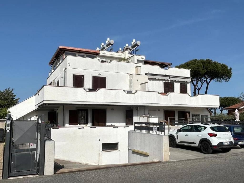 appartamento in vendita a Marino in zona Frattocchie
