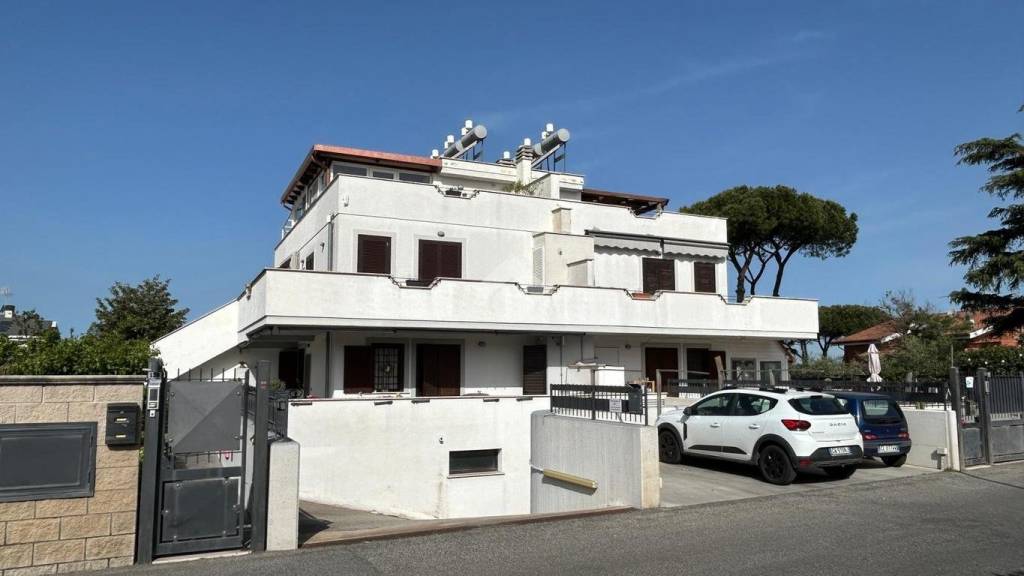 appartamento in vendita a Marino in zona Frattocchie