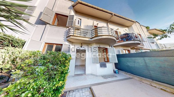 casa indipendente in vendita a Marino in zona Due Santi